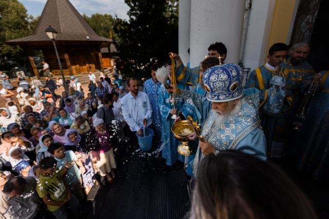В праздник Успения Божией Матери управляющий Восточным викариатством совершил Литургию в «Косинской Лавре»