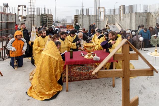 30 ноября состоялась состоялась закладка камня в фундамент строящегося храма в честь Живоначальной Троицы в Косино-Ухтомском