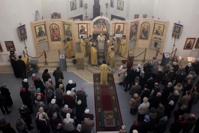 Епископ Пантелеимон возглавил Божественную Литургию в храме Введения в Вешняках