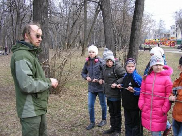Юные туристы из Илиинского прихода научились переправляться через речки по веревкам