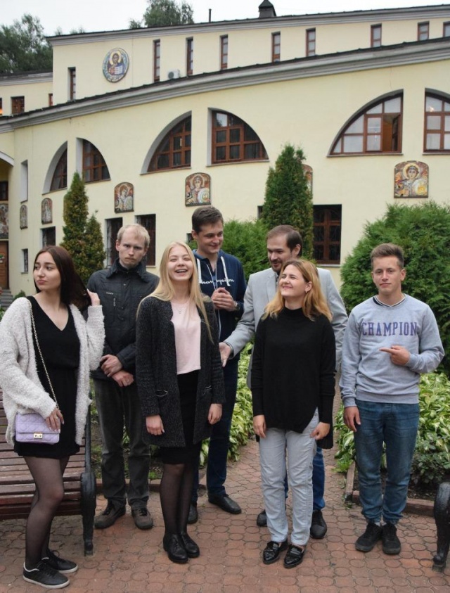 Видеосюжет о молодежном клубе храма в Гольянове на телеканале «Спас»