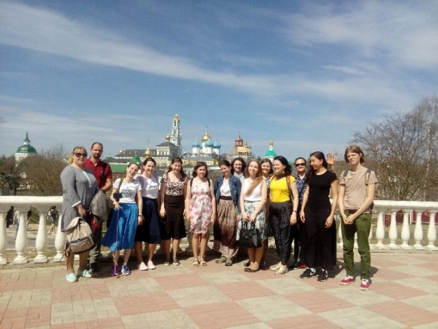 Участники объединения "Илиинский светоч" рассказали о том, как они съездили в Троице-Сергиеву лавру
