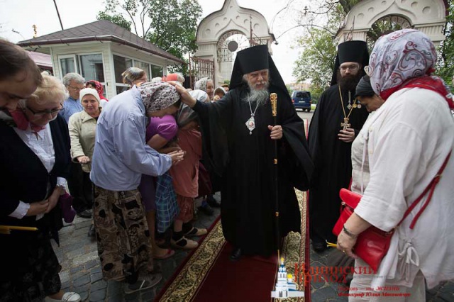 Приезд епископ Орехово-Зуевского Пантелеимона, управляющего Восточным викариатством Москвы, в храм пророка Божиего Илии в Черкизово. Источник: http://www.pravoslavie.ru/put/63250.htm