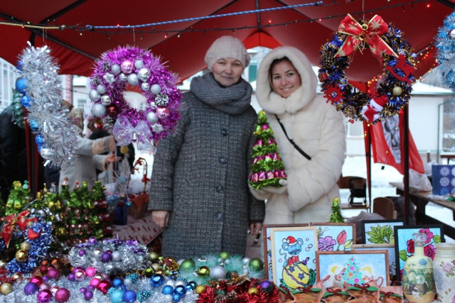 В приходах ВАО начались рождественские благотворительные базары