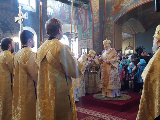 Святейший Патриарх Кирилл совершил чин Великого освящения храма Воскресения Христова на бывшем Семеновском кладбище