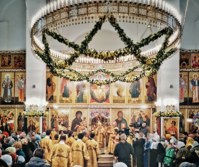 Епископ Пантелеимон совершил Великое освящение храма Живоначальной Троицы в Кожухово