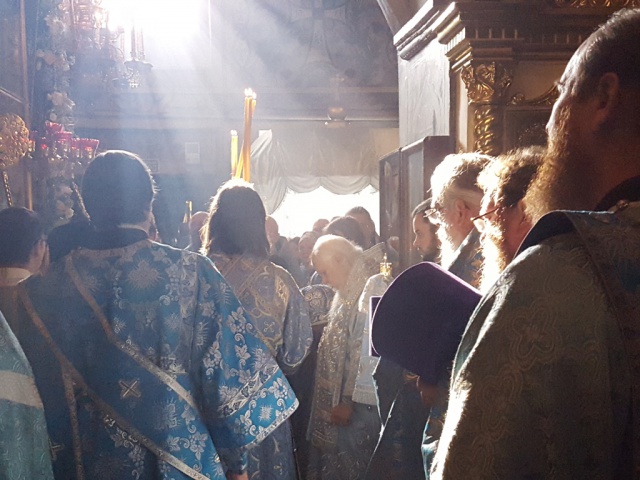Епископ Пантелеимон возглавил служение литургии в храме Рождества Христова в Измайлово