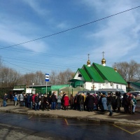 Жители Гольяново прикоснулись к святыне