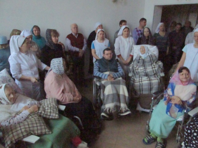 Насельники Свято-Спиридониевской богадельни в Черкизове отметили престольный праздник своего домового храма