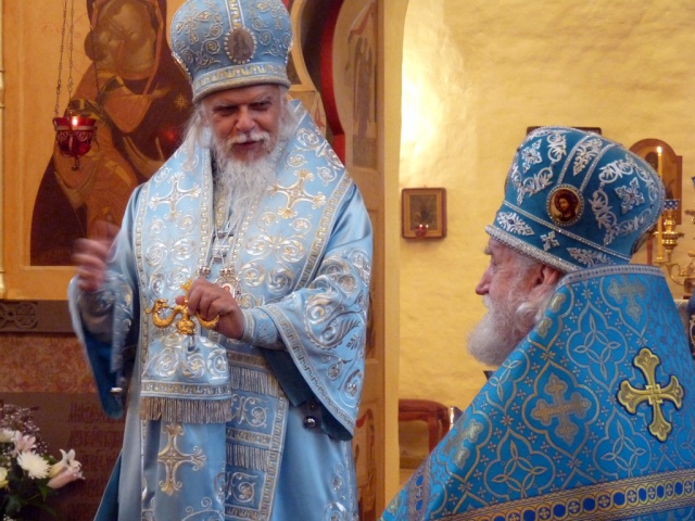 21 сентября епископ Пантелеимон совершил литургию в храме святителя Николая в Голутвине