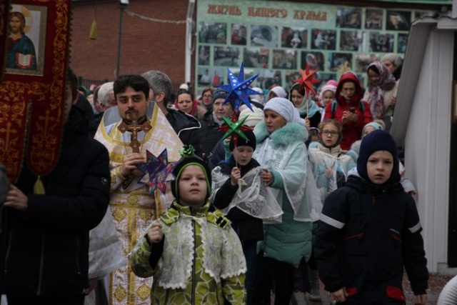 Рождественский детский крестный ход в Новокосино