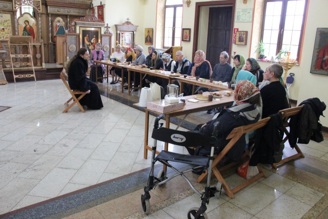 Члены Общины верующих, страдающих рассеянным склерозом приняли решение организовать патронажную службу для своих лежачих больных