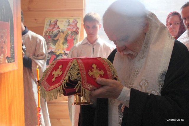 Епископ Пантелеимон совершил чин освящения храма святого воина Феодора Ушакова