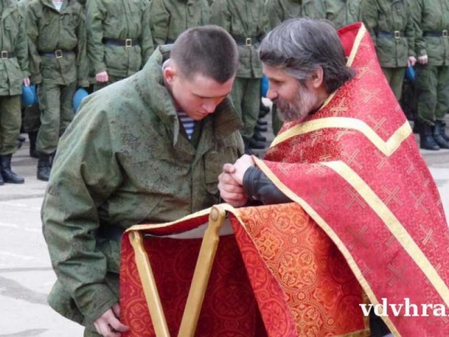 Офицер морской пехоты, священник Андрей Шеломенцев: Прыгая в бездну, мгновенно учишься молиться.