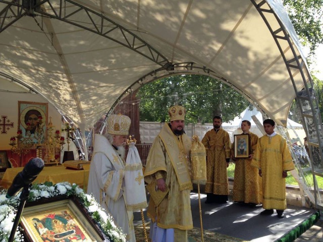 В храме Спаса Нерукотворного в Перово отметили престольный праздник