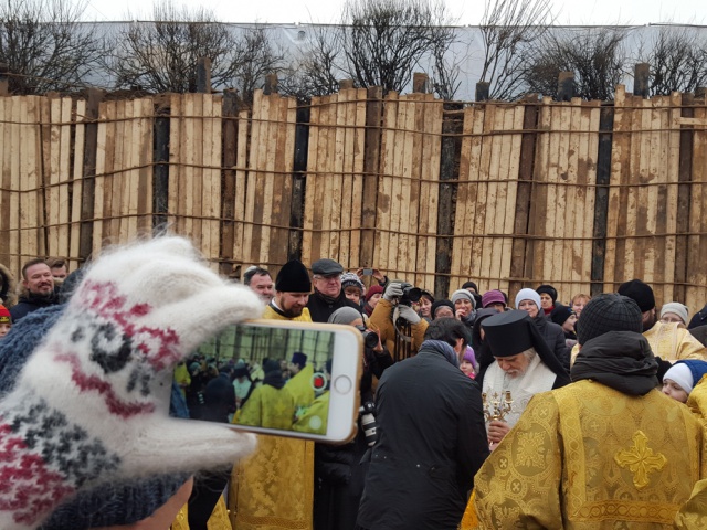 Епископ Пантелеимон совершил чин освящения закладного камня на месте строительства храма святого Саввы Сторожевского в Измайлово