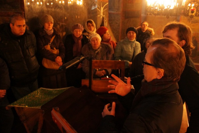 Сурдоэкскурсоводы из храма в Новокосино провели экскурсию для глухих людей в Сретенском монастыре