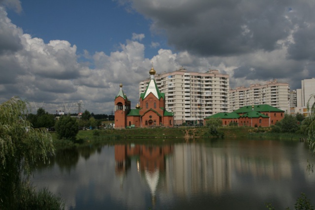 При храме Всех святых в земле Российской просиявших в  Новокосино организованы дежурства священников и создана добровольческая служба