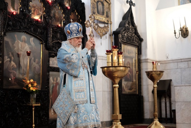 Епископ Пантелеимон возглавил совершение Литургии в праздник Иверской иконы Божией Матери