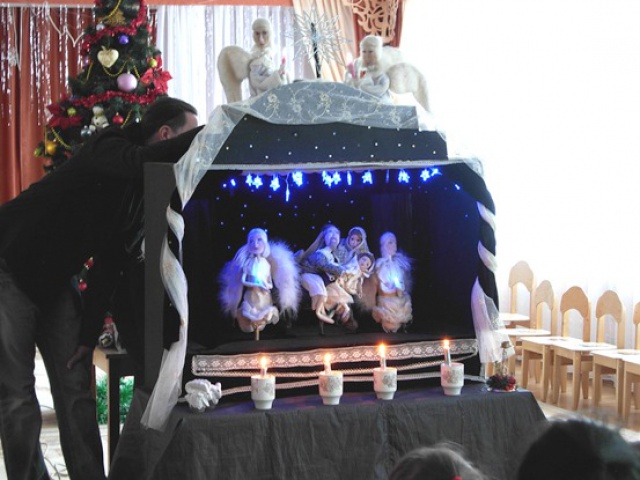 Детям в Нефрологическом санатории показали спектакль о Рождестве Христове